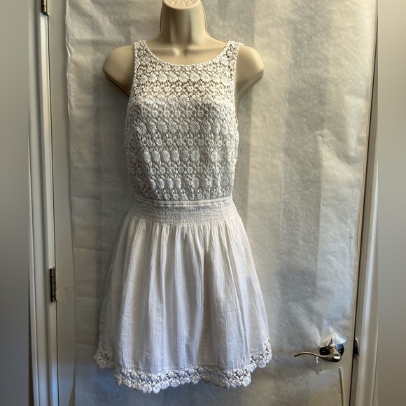 Hollister Co. Eyelet Sundress w/wide elastic waist band in off white Sz-M.  X8 - Picture 1 of 12